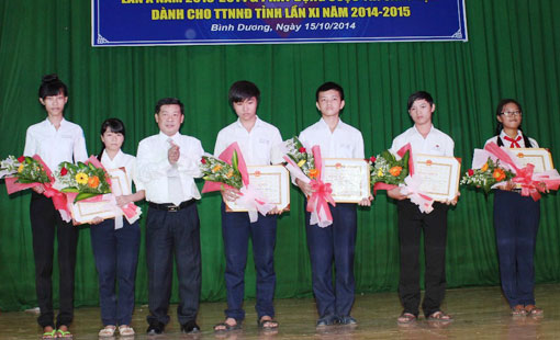 Bạn Minh Khôi lớp 7.3 đạt giải khuyến khích (sản phẩm "Cánh tay thủy lực")trong cuộc thi sáng tạo dành cho thanh thiếu niên nhi đồng tỉnh lần X